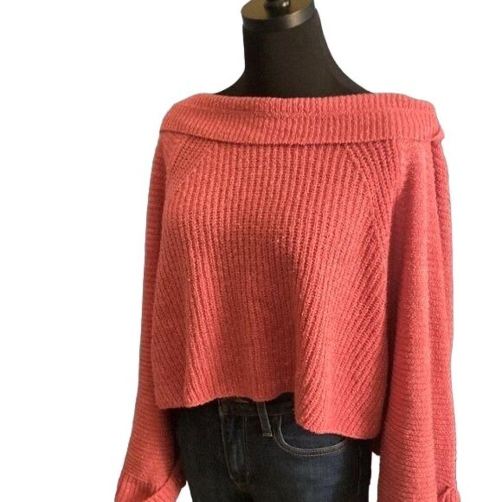 Wide Cropped Dark Pink Sweater with Flared Sleeves by Peach, Size  M/L